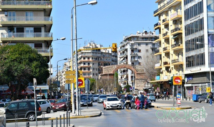 Βόλτα στη Θεσσαλονίκη με τα παιδιά για να γνωρίσουν τα μνημεία της 2 Βόλτα στη Θεσσαλονίκη με τα παιδιά για να γνωρίσουν τα σημαντικότερα μνημεία της.